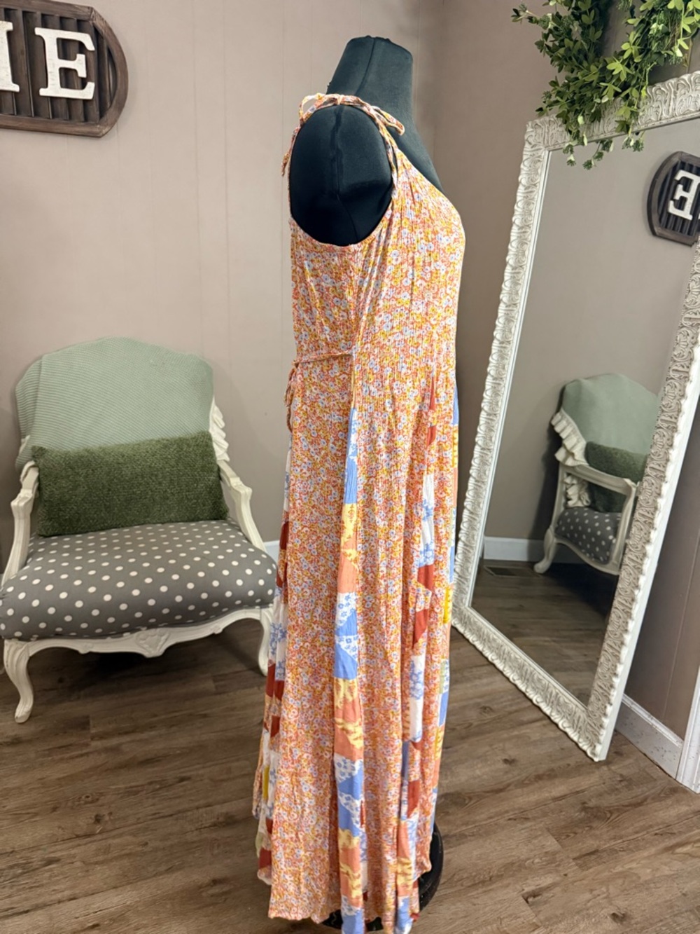 Billabong • Vintage Gal Patchwork FloralMaxi Dress - Picture 7 of 16